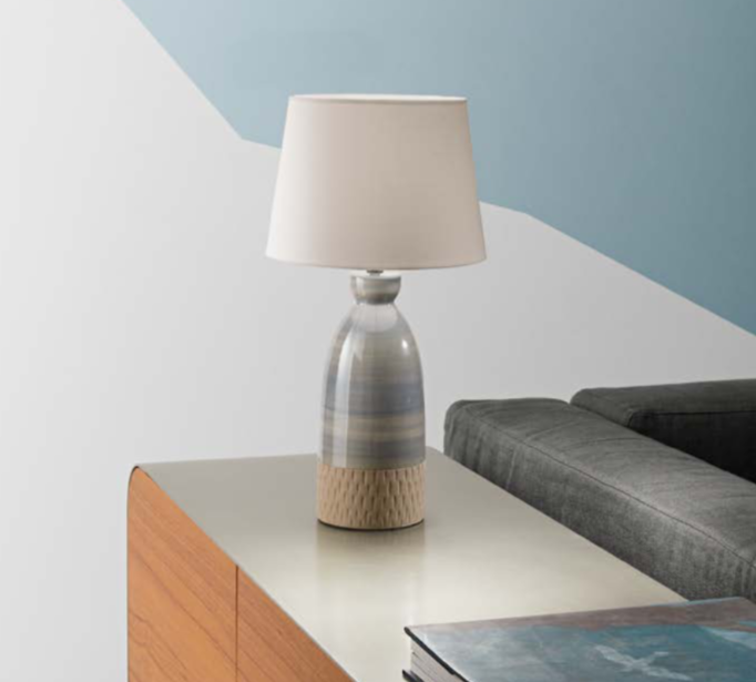 Lume in ceramica a forma di bottiglia sfumature di grigio e tortora con paralume in tessuto bianco 1XE27 non incl. NAVAJO Lume in ceramica a forma di bottiglia sfumature di grigio e tortora con paralume in tessuto bianco 1XE27 non incl. NAVAJO